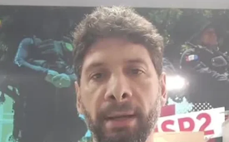 'Puxada pelo cabelo': mulher trans escapa de tentativa de feminicídio na Barra de São Miguel; suspeito foi preso