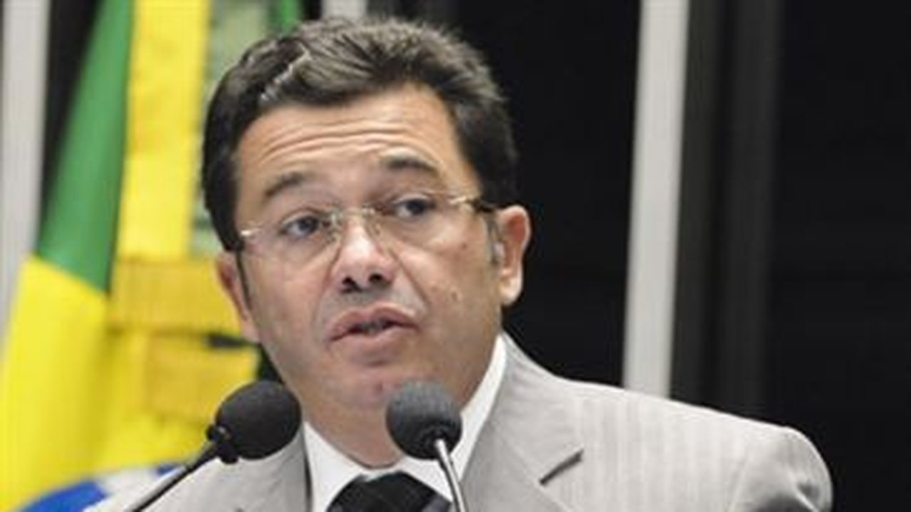 Senador Vital do Rêgo pode ficar com pasta do Turismo