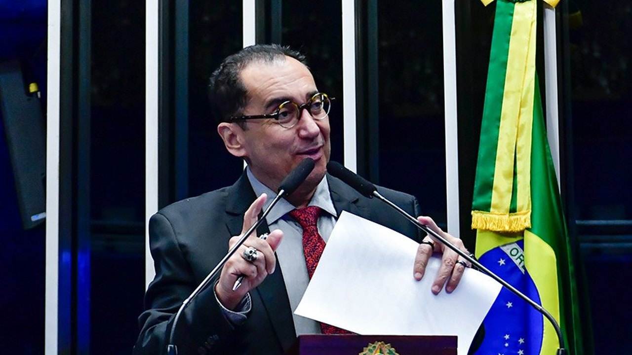 Kajuru critica remédios incinerados no governo Bolsonaro