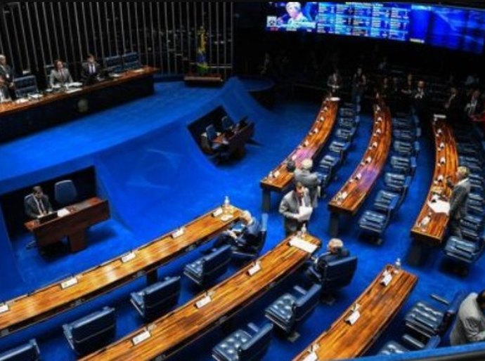 PEC que alivia contas dos municípios passa pela primeira sessão de discussão