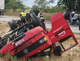 Motorista morre após caminhão capotar na AL-220, em trecho da zona rural de Batalha