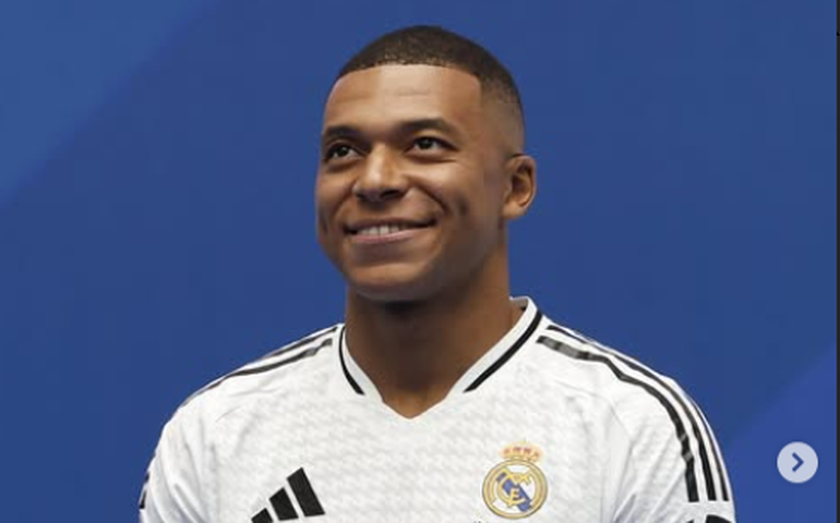 Mbappé desiste de processo na Justiça contra o PSG e busca reconciliação