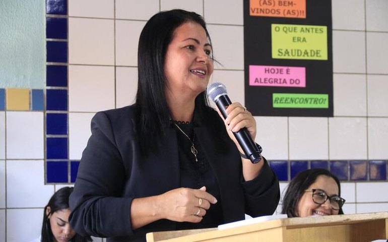 Mulheres ocupam mais de 70% dos cargos de direção nas escolas da rede estadual