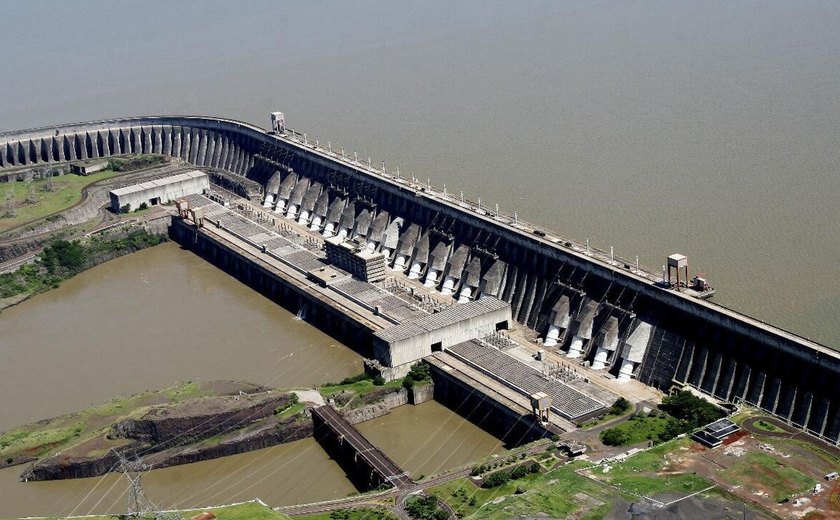 Imbróglio entre Paraguai e Brasil 'não vai longe';  interdependência prevalece, avaliam analistas