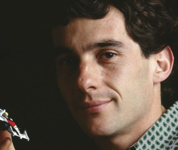 Ayrton Senna é reconhecido oficialmente como Herói da Pátria; entenda a homenagem