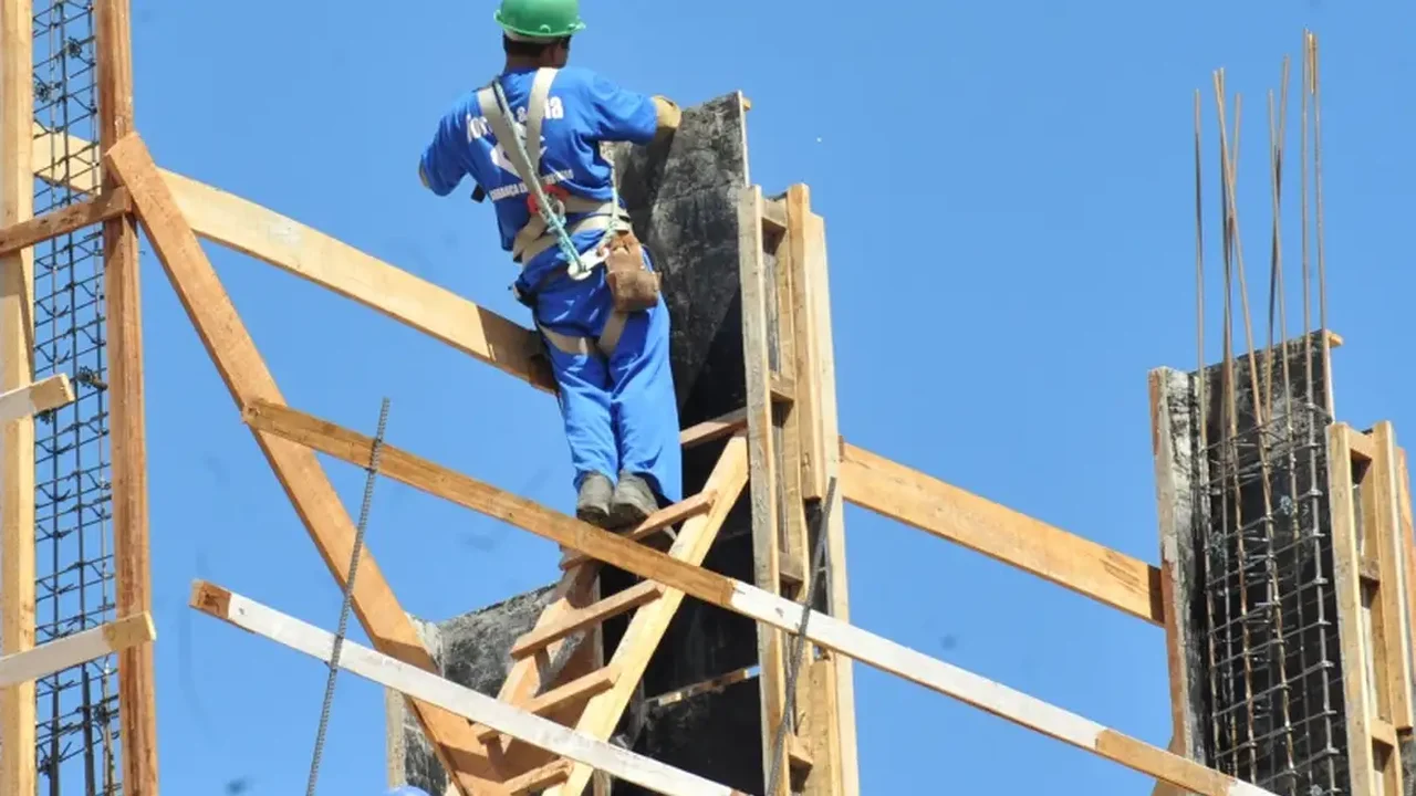 Com menos crédito nos bancos, construtoras buscam outras formas de financiar obras