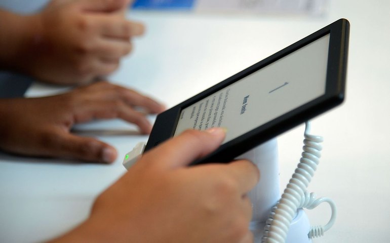 Governo leva internet a 500 mil alunos de escolas do Norte e Nordeste 