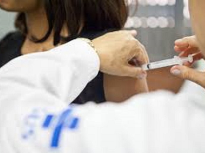 SMS alerta sobre imunização contra HPV em meninas de 9 a 13 anos