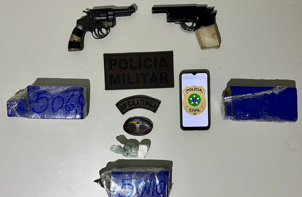 Dois suspeitos de transportar drogas morrem após troca de tiros com policiais em Feira Nova