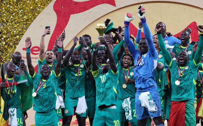 Senegal conquista a Copa Africana após confusão em final contra Marrocos