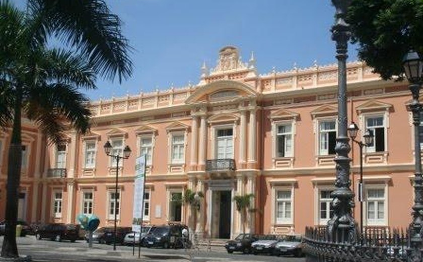 Ataques racistas marcam eleição histórica na Faculdade de Medicina da Bahia