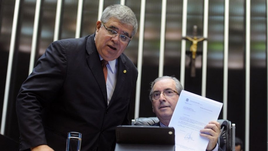 Aliado aconselha Eduardo Cunha a renunciar