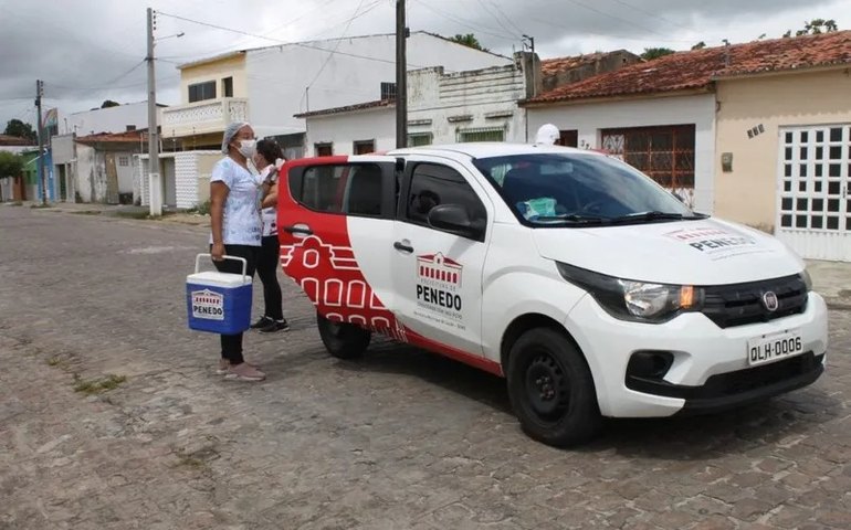 Prefeitura de Penedo doa pães para quem se vacinar contra gripe