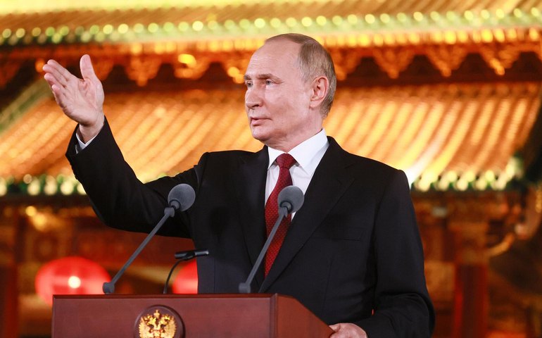 Portas abertas de Moscou para Zelensky mostram que Rússia venceu e EUA aceitaram, diz analista