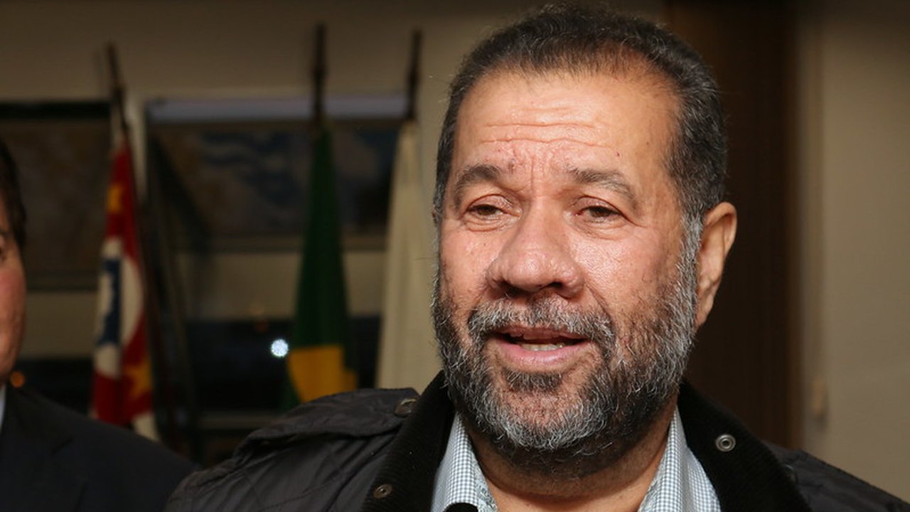 'Precisamos de recursos para bancar a redução da fila', diz Lupi, sobre INSS