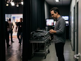 Após morte do irmão, Oscar, Tadeu Schmidt explica decisão de apresentar BBB 26