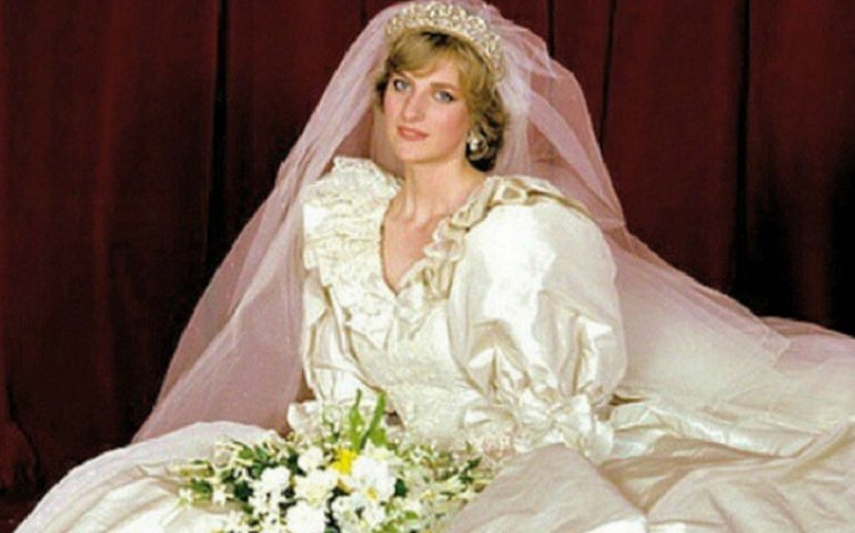 Vestido de noiva da princesa Diana ganha exposição aberta em Londres
