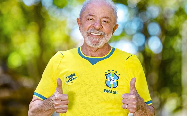 Lula pede que seleção brasileira jogue “com alma” na estreia da Copa