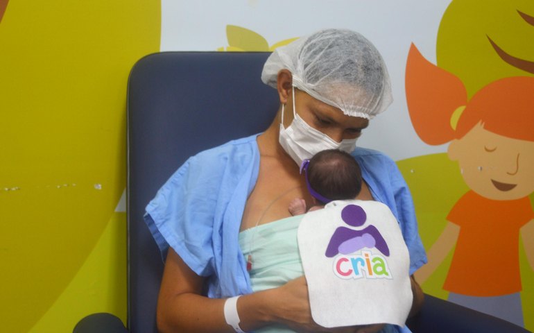 Obstetra da Sesau orienta as gestantes sobre as medidas para evitar a prematuridade