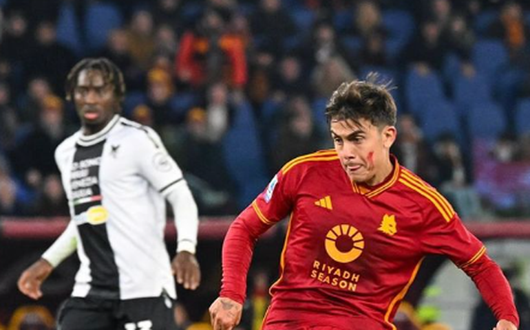 Roma ganha com hat-trick de Dybala e entra na briga por vaga na Liga dos Campeões