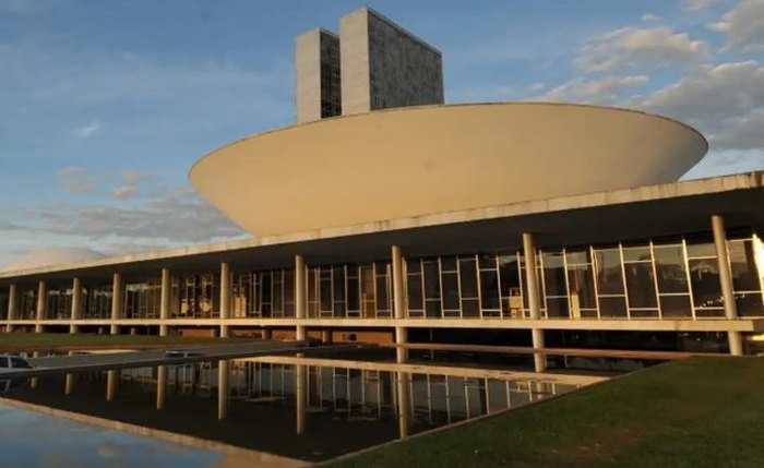 Para acessar as informações no site portaldatransparencia.gov.br e só clicar na seção Emendas Parlamentares