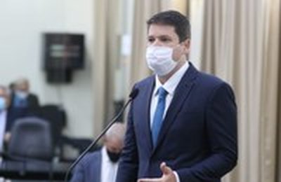 Davi Davino Filho pede aprovação de projeto que extingue desconto de aposentados