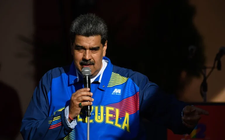 Venezuelanos fazem panelaço contra resultado das eleições