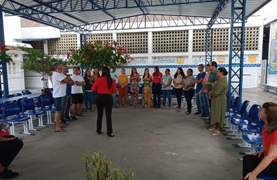 Professores aprendem a reconhecer e a lidar com automutilação do público infantojuvenil