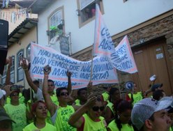 Missionários evangelizam durante o carnaval de Ouro Preto