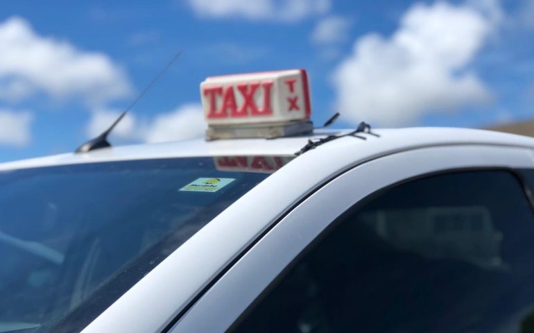 Governo prevê pagar auxílio a taxista em 16/8 e &#8216;bolsa-caminhoneiro&#8217; em 9/8