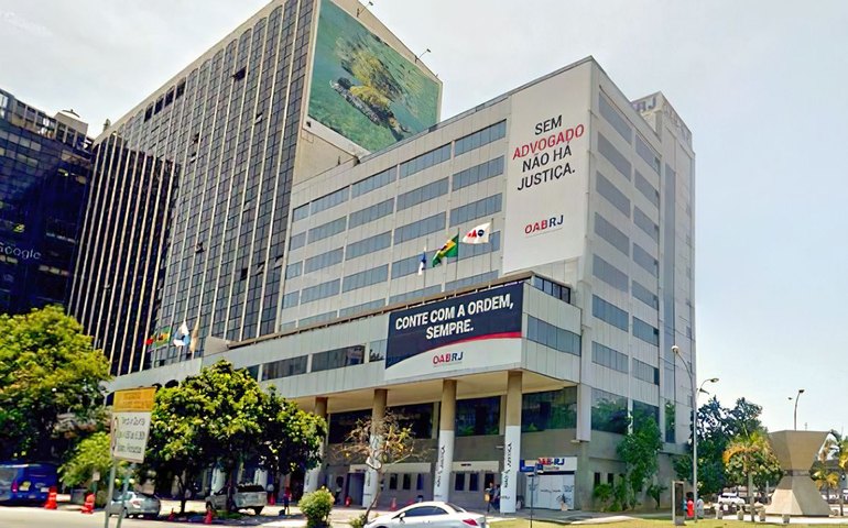 Alerj aprova dispensa de terno e gravata no verão em repartições públicas do RJ