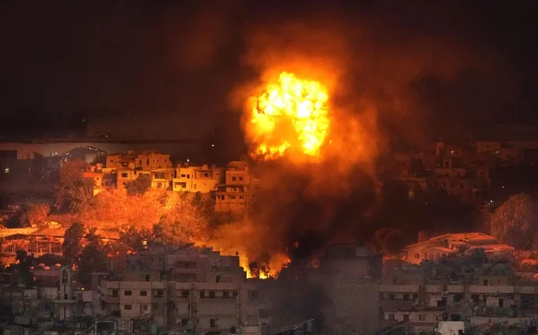 Israel ataca símbolos do regime do Irã