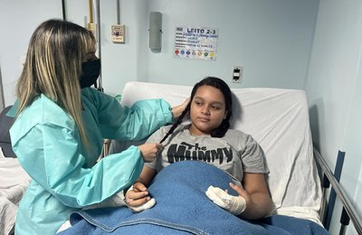 Adolescente tem a vida salva no HGE após sofrer queimaduras de segundo grau durante as festas juninas