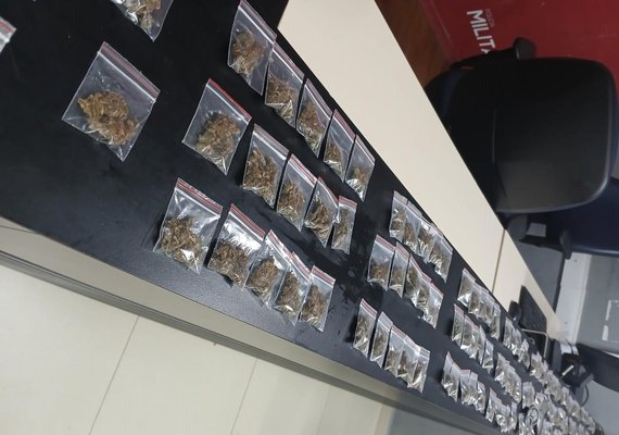 PM detém dois suspeitos com drogas em Maragogi