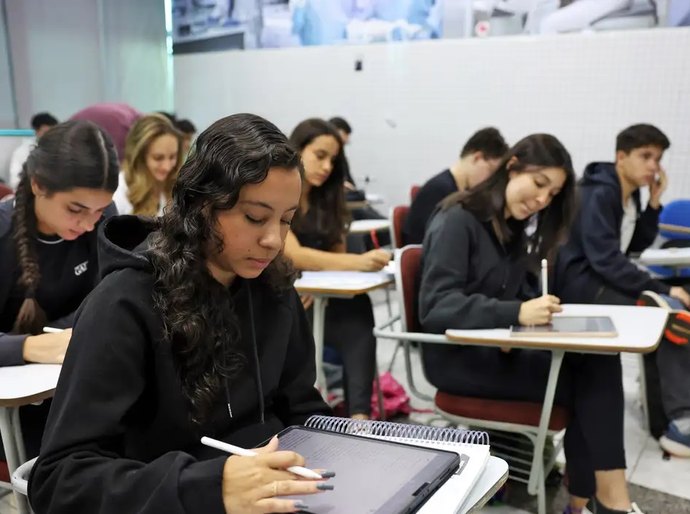 Prazo para pedir isenção da taxa de inscrição do Enem termina às 23h59 desta sexta