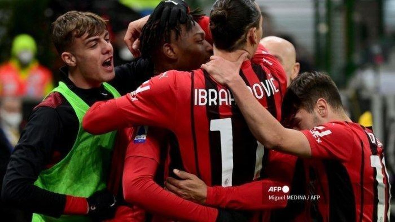Milan perde para Atalanta e é eliminado da Copa da Itália; Lazio vence clássico com a Roma