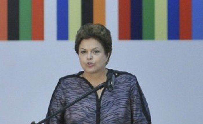 Dilma viaja a São Paulo e almoça com o ex-presidente Lula