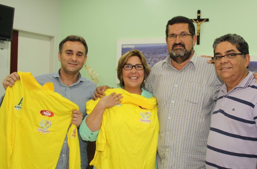 Célia reafirma apoio à cavalgada em homenagem à padroeira