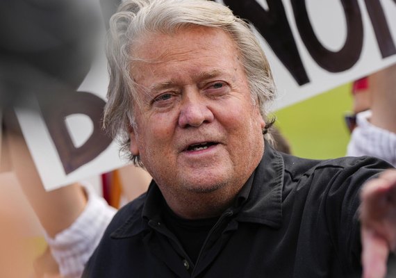 Se EUA entrarem na guerra, isso pode levar à desintegração do Irã, adverte ex-conselheiro de Trump