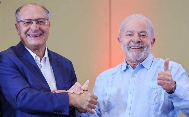 ‘Pelo poder, se uniram’, diz Bolsonaro sobre chapa Lula-Alckmin