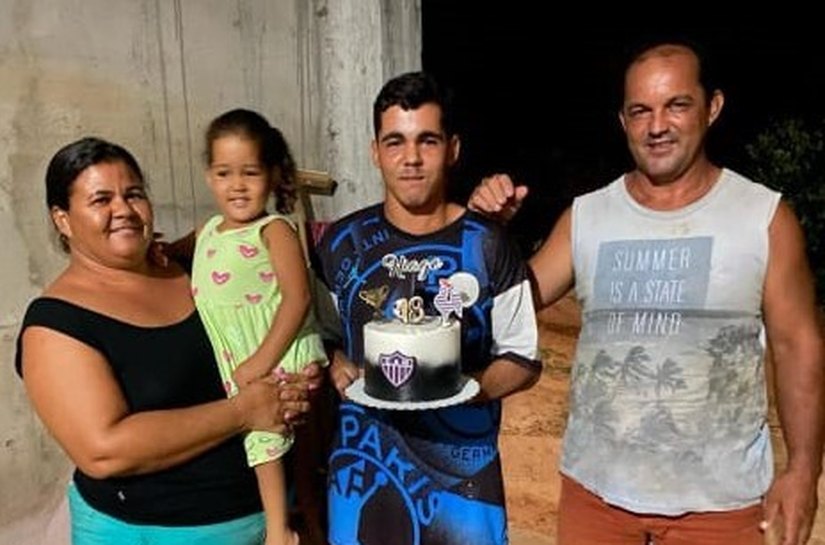 Mãe, pai e filho: Agroamigo transforma vidas de produtores rurais há 20 anos