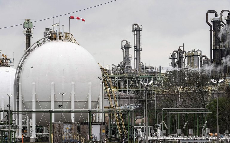 Especialista aponta perda de competitividade da UE após rejeição ao gás russo