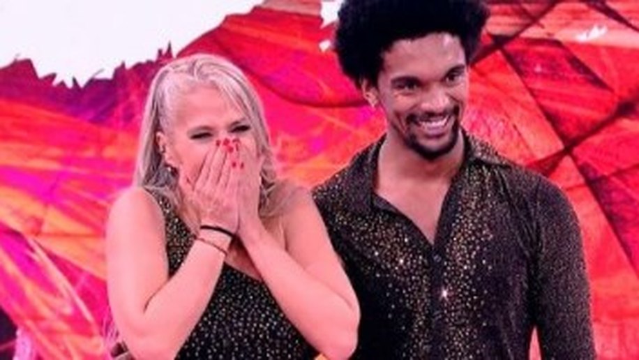 Galisteu deixa o Dança dos Famosos e tenta carreira na Globo