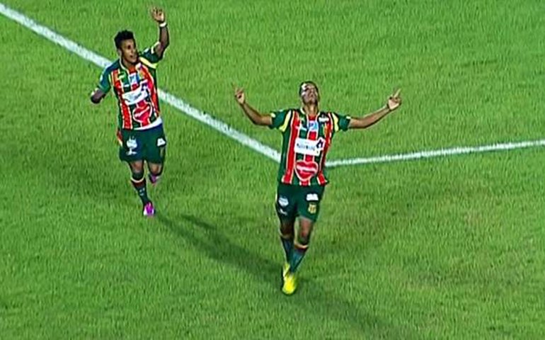 CRB arranca empate com Sampaio Correia no Castelão
