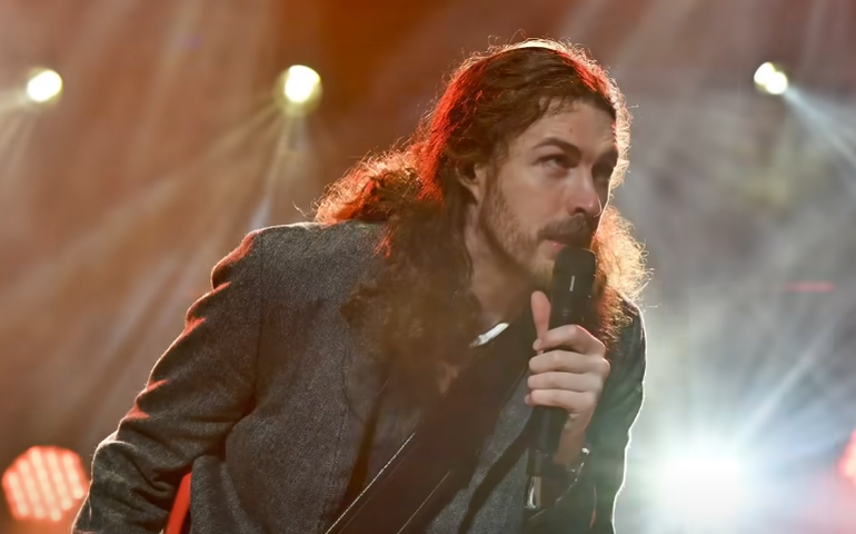 Hozier, engajado com a política no Brasil, não levará tema a show em SP