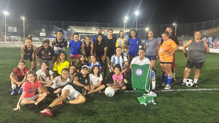 Projeto "Lugar de Mulher é com Bola no Pé" celebra o empoderamento feminino