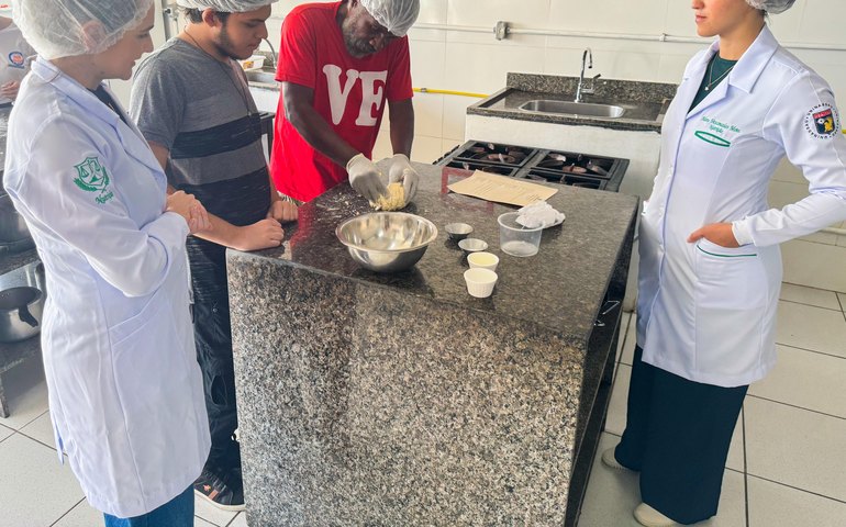 UNINASSAU Maceió promove oficina de pizza para pessoas em situação de rua