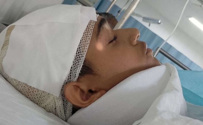 Após acidente em escola, jovem de 16 anos volta a andar depois de oito meses de tratamento