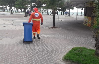 Sudes recolhe 43 toneladas de resíduos na orla