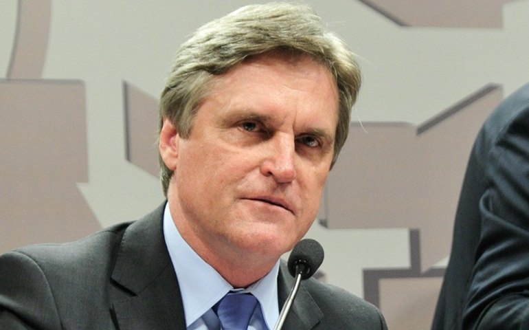 Acir Gurgacz critica embargo das obras de recuperação da BR-319
